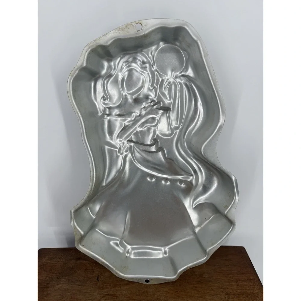 Vintage 1996 Disney Esmeralda Hunchback‎ Notre Dame Wilton Cake Pan 2105-3800